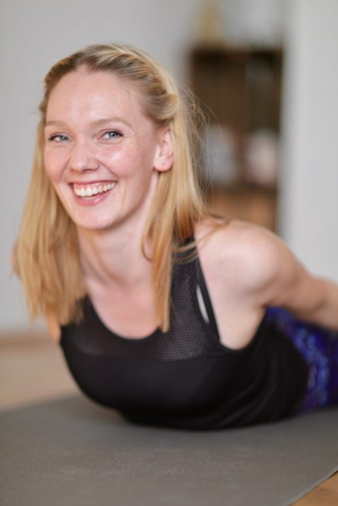 Tschühüüss Rückenschmerzen! Pilates-Trainerin Andrea verrät fünf Tricks