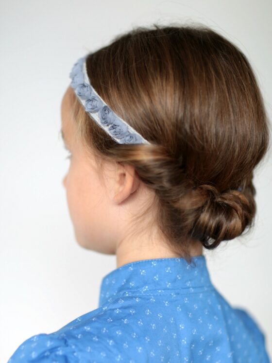 Aus der Muttitrickkiste: eine einfache Wiesnfrisur ohne Flechten