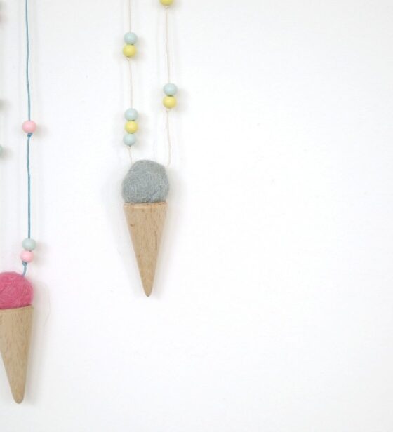 Filzen mit Kindern: bunte Eisketten selber machen