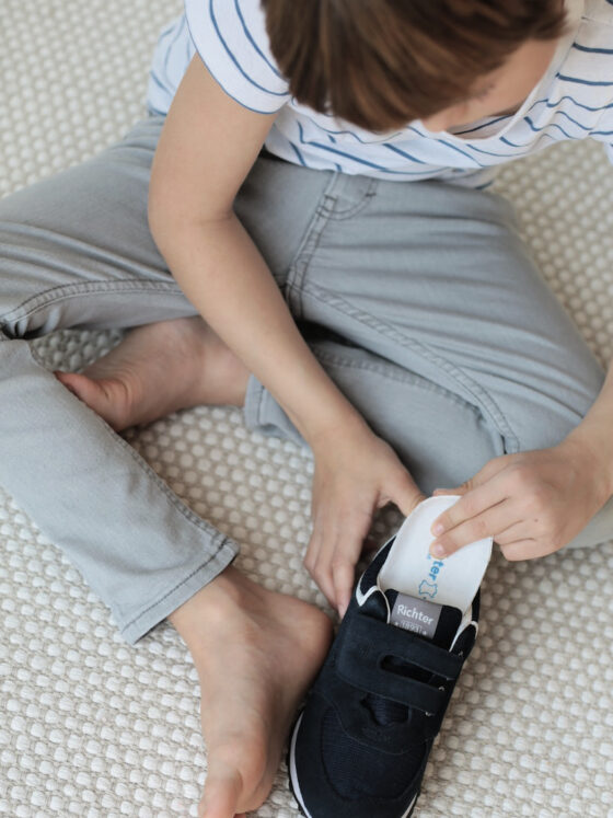 Kinderfüße messen – mit drei Tricks zur richtigen Schuhgröße