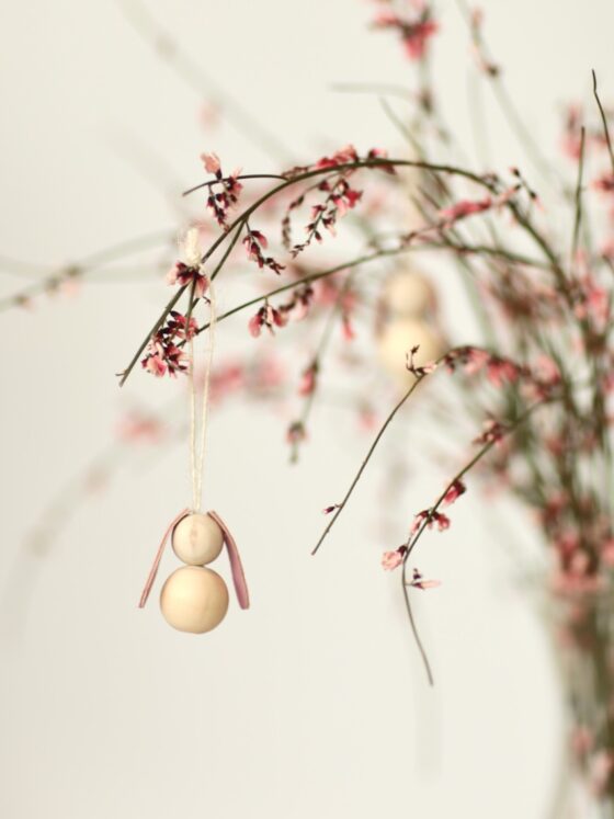 Osterzweige: die kleine Hasenparade